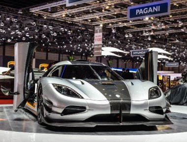 Koenigsegg: Με την αγορά του μπαίνεις σε μία πολύ ξεχωριστή λέσχη «Μεγάλου Αδελφού» (βίντεο)